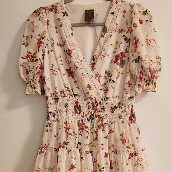 Dresses & Skirts - Dress